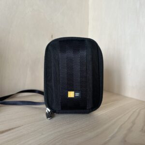 Sacoche Case Logic pour compact numérique – Noir