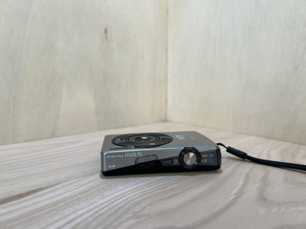 Canon Ixus 75