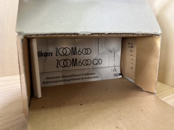 Nikon zoom 600 AF - Gris