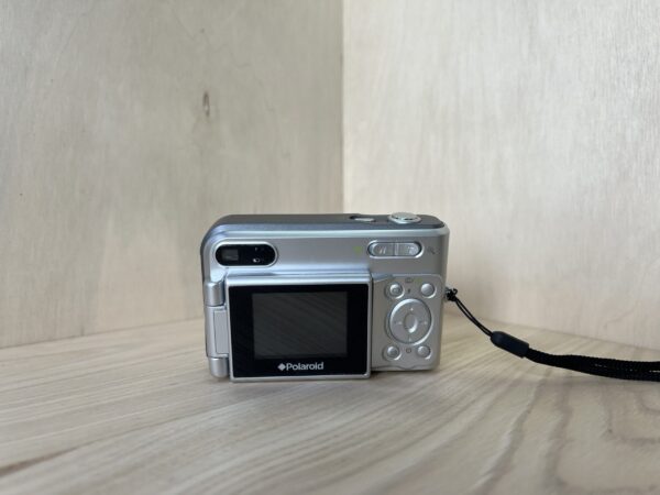 Polaroïd I533