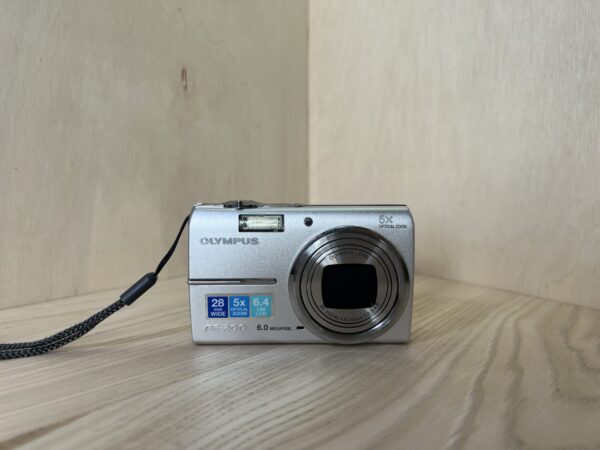 Olympus FE-200