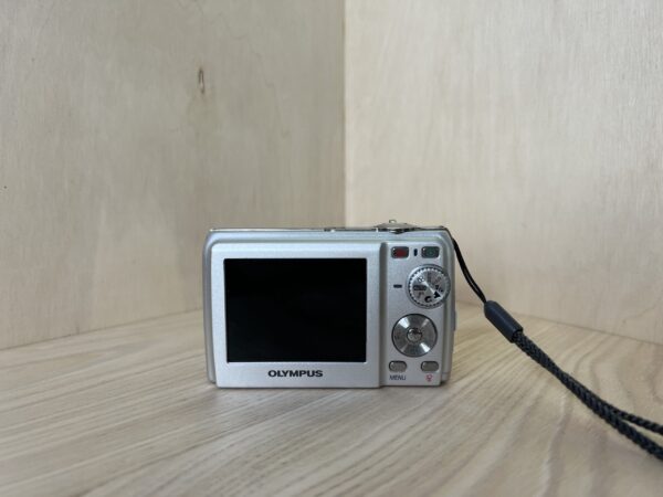 Olympus FE-200