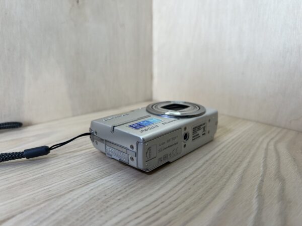 Olympus FE-200