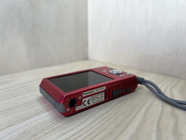 Panasonic Lumix FS16
