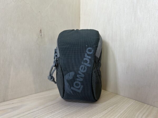 Sacoche Lowepro Dashpoint 20 – Housse de protection compacte pour appareil photo numérique