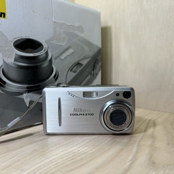 Nikon Coolpix 3700
