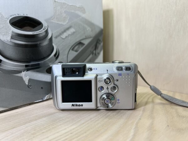Nikon Coolpix 3700