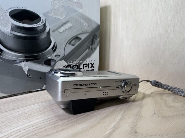 Nikon Coolpix 3700