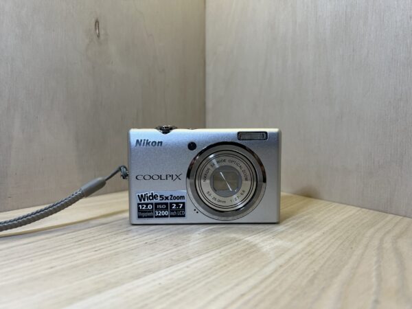 Nikon Coolpix S570