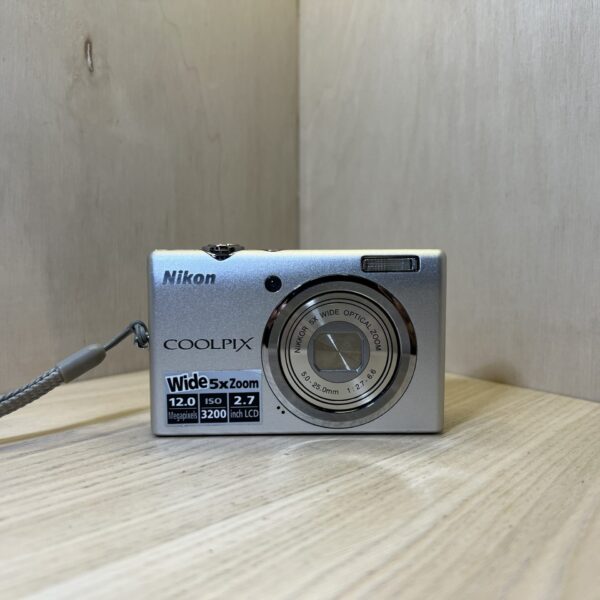 Nikon Coolpix S570