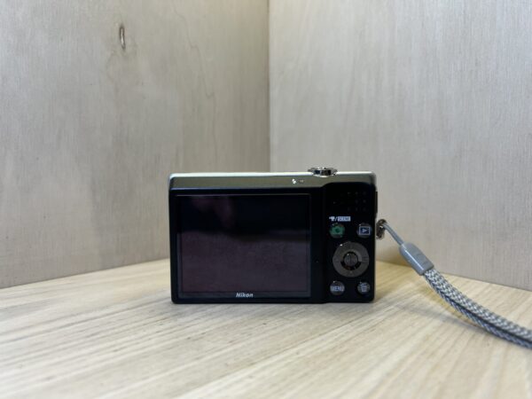 Nikon Coolpix S570