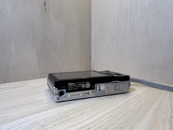 Nikon Coolpix S570