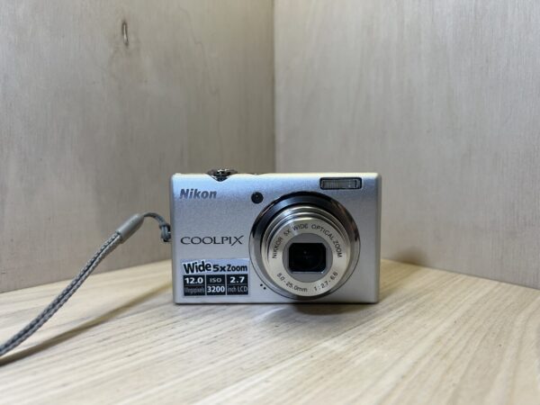 Nikon Coolpix S570