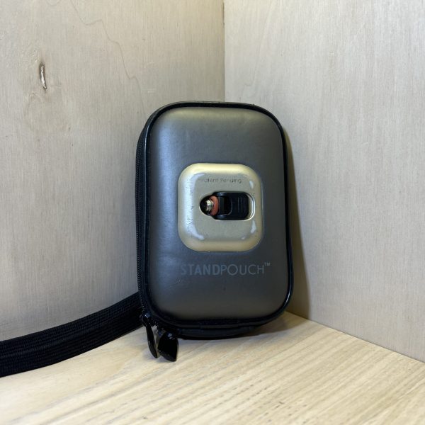 Sacoche Standpouch pour compact numériques - Gris