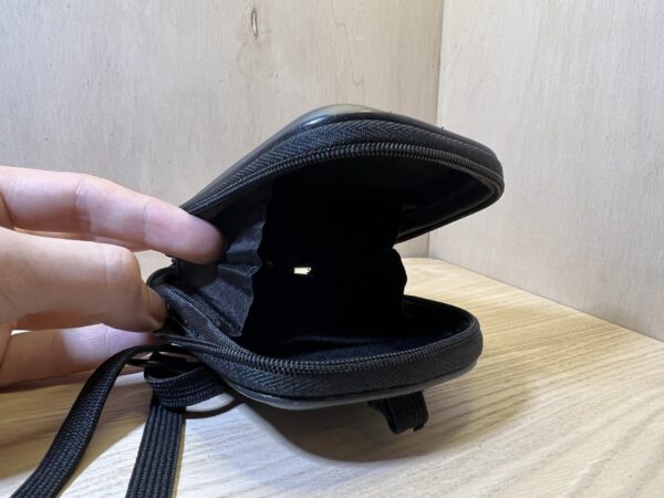 img_7583 Sacoche Standpouch pour compact numériques - Gris
