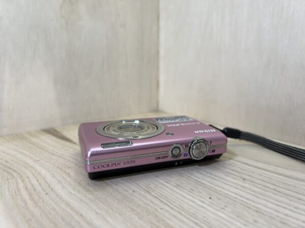 Nikon Coolpix S570