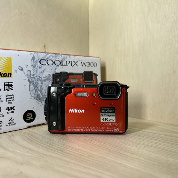 Nikon Coolpix W300 - Rouge