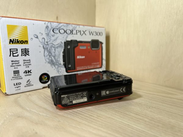 Nikon Coolpix W300 - Rouge