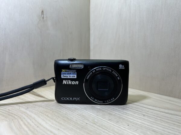 Nikon Coolpix S3700