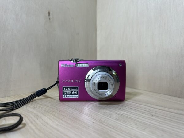 Nikon Coolpix S3000