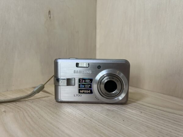 Samsung L700