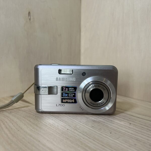 Samsung L700