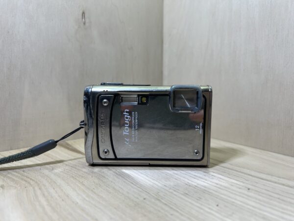 Olympus u Tough 8000 - Argent