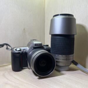 Nikon F65 + 2 objectifs – Beige