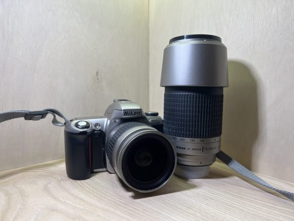 Nikon F65 + 2 objectifs - Beige