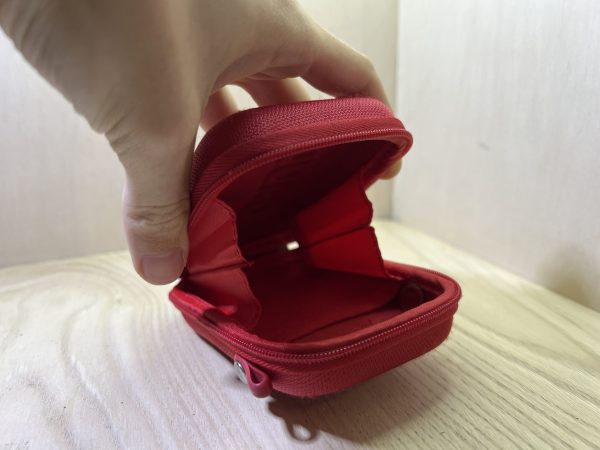 Housse gaudi pour compact numérique - Rouge