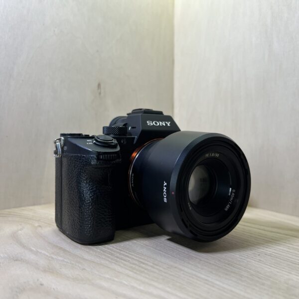 Sony Alpha 7 III + Sony FE 50mm f/1.8