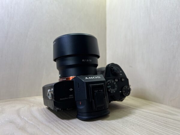 Sony Alpha 7 III + Sony FE 50mm f/1.8