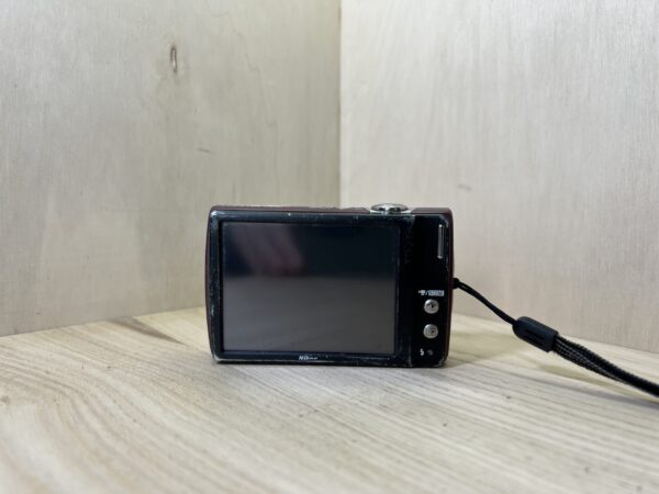 Nikon Coolpix S230 flash HS