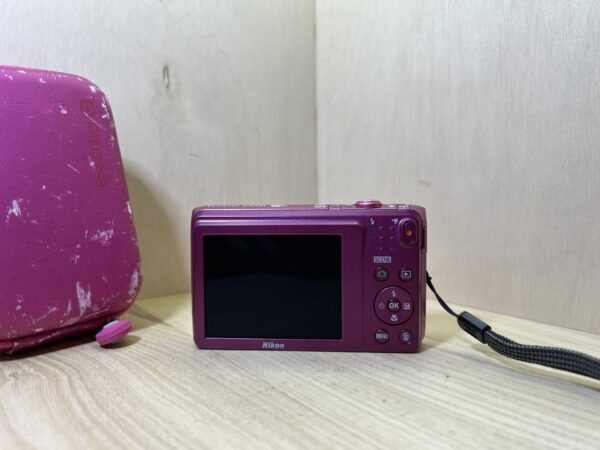 Nikon coolpix S3700