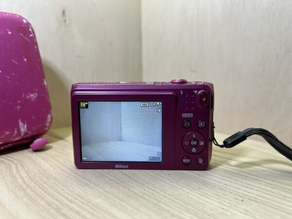 Nikon coolpix S3700
