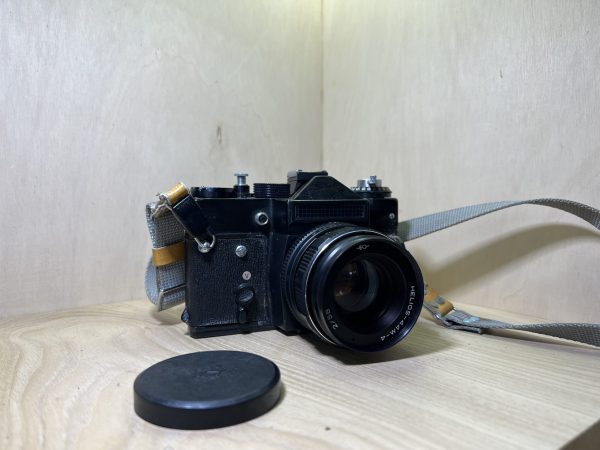 Zenit 12XP + Helios-44M-4 58mm f/2 - Noir