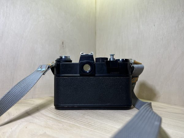 Zenit 12XP + Helios-44M-4 58mm f/2 - Noir