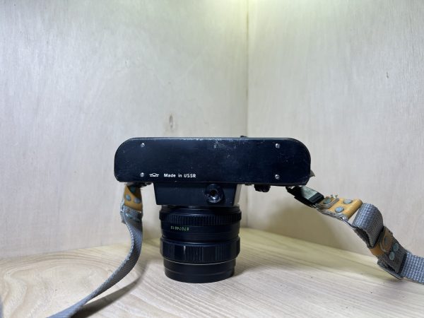 Zenit 12XP + Helios-44M-4 58mm f/2 - Noir