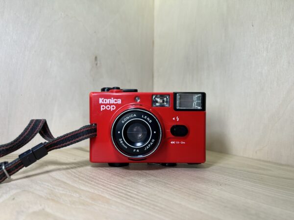 Konica Pop rouge