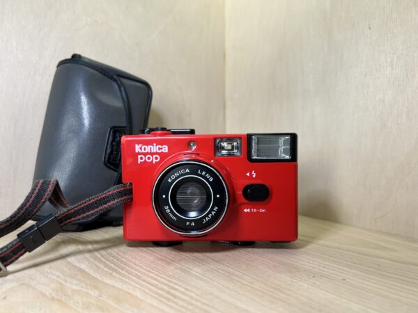 Konica Pop rouge
