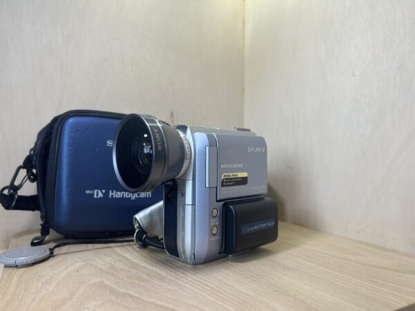 img_0748 Sony handycam DCR PC105E - Gris