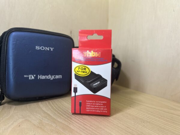 img_0752 Sony handycam DCR PC105E - Gris