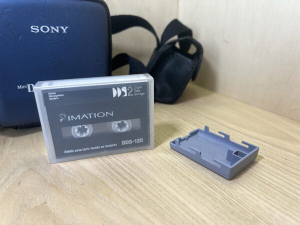 img_0753 Sony handycam DCR PC105E - Gris