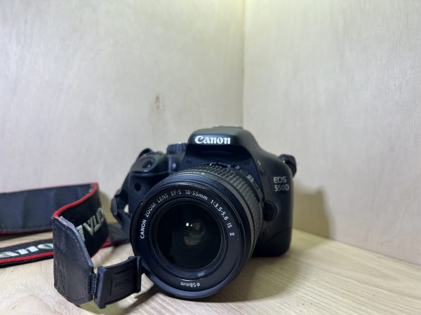Canon EOS 550D + objectif 18-55mm | Reflex numérique complet - Noir