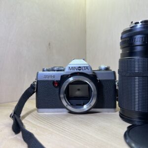 Minolta XG-1 + Objectif Cosina 28–135mm f/4–5.6 Macro – Monture MD – Argent