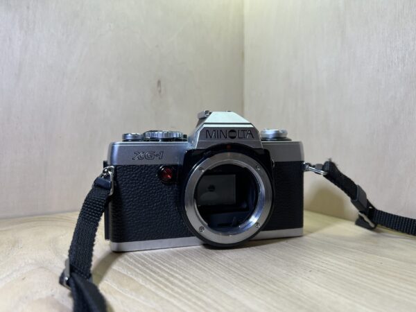 Minolta XG-1 + Objectif Cosina 28–135mm f/4–5.6 Macro – Monture MD - Argent