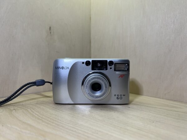 img_1329 Minolta Zoom 60 - Gris