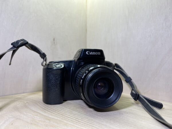 Canon EOS 1000F N + objectif Canon EF 35-80mm f/4-5.6 USM