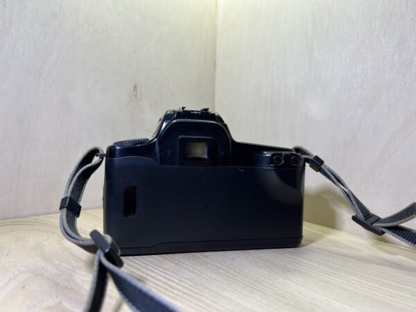 Canon EOS 1000F N + objectif Canon EF 35-80mm f/4-5.6 USM