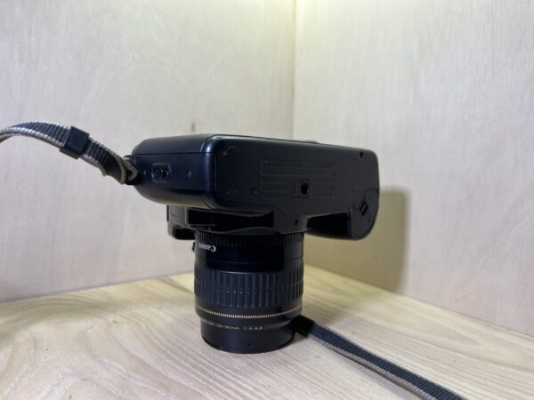 Canon EOS 1000F N + objectif Canon EF 35-80mm f/4-5.6 USM